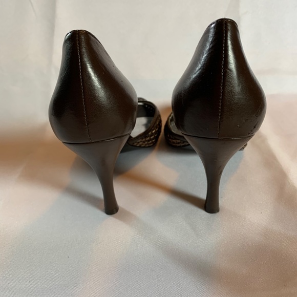 Gianni Bini Bronze and Bown Woven Open Toe Heels! - Picture 9 of 9